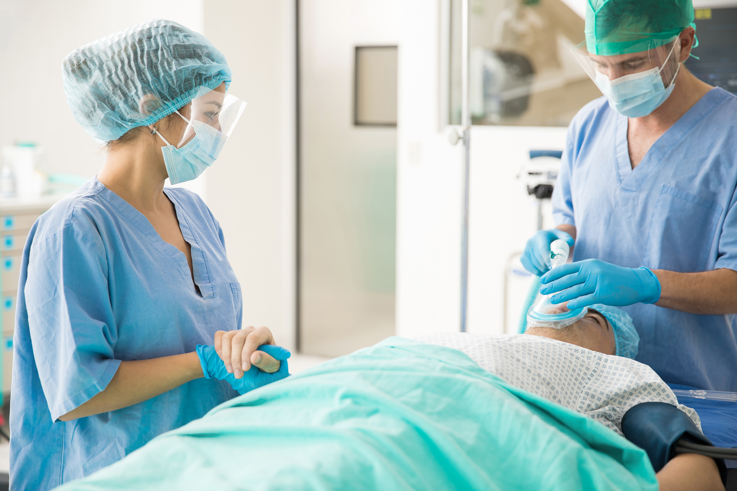 Anesthesiologists and CRNAs prepare a patient for surgery. A work-life balance and a friendlier environment are among the reasons why CRNAs prefer working with Ambulatory Anesthesia Solutions and its ambulatory surgery centers over working in a hospital.